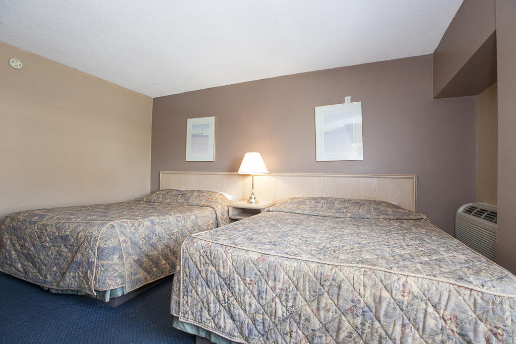 Admiral Inn By The Falls Niagarawatervallen Kamer foto