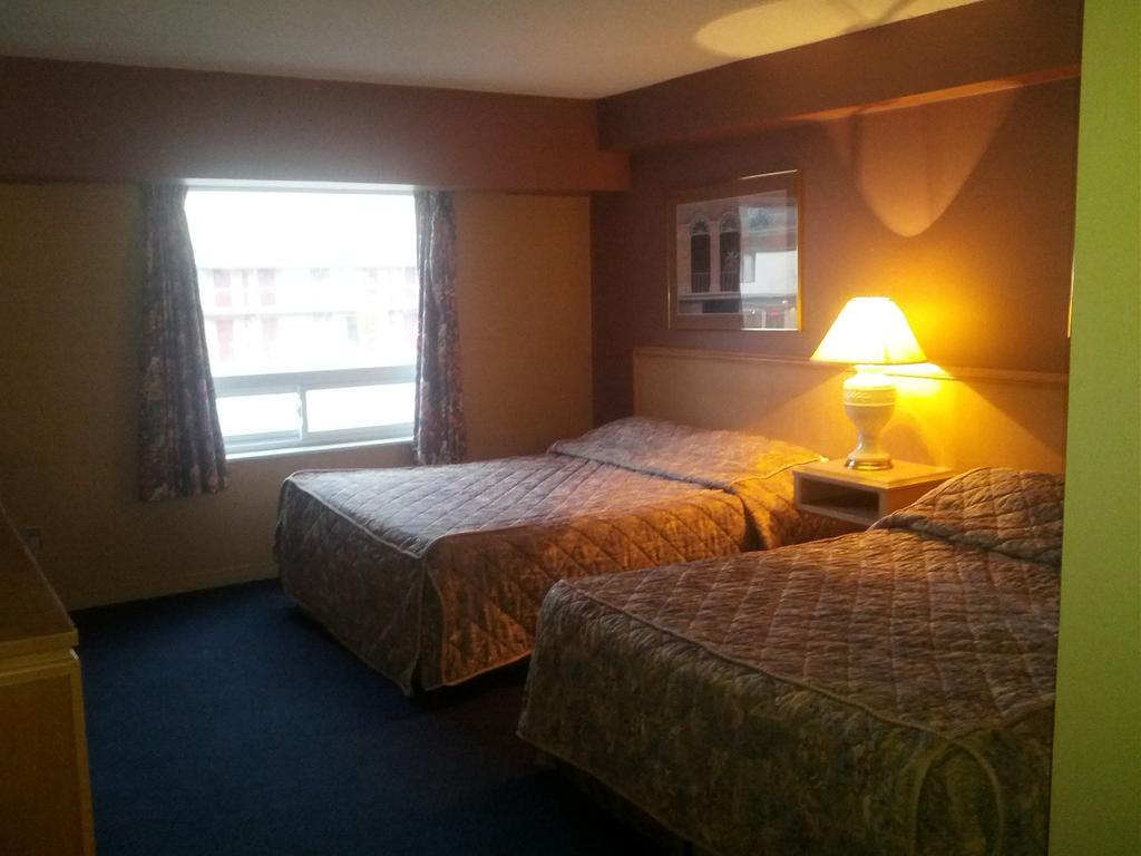 Admiral Inn By The Falls Niagarawatervallen Kamer foto