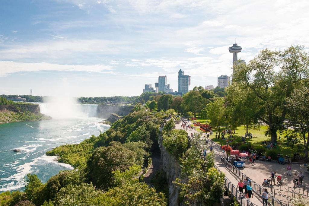 Admiral Inn By The Falls Niagarawatervallen Buitenkant foto