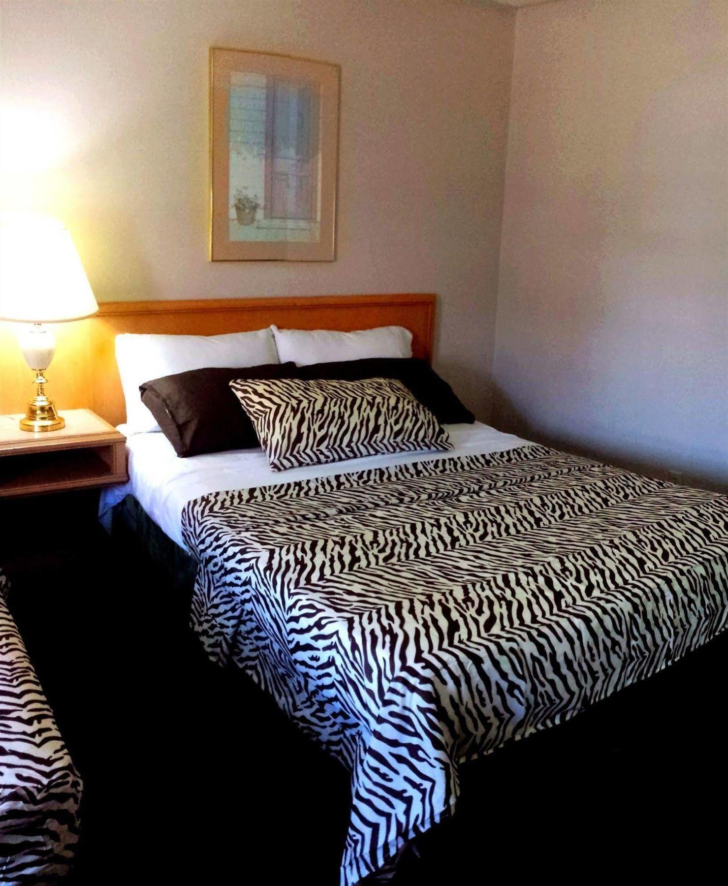 Admiral Inn By The Falls Niagarawatervallen Buitenkant foto